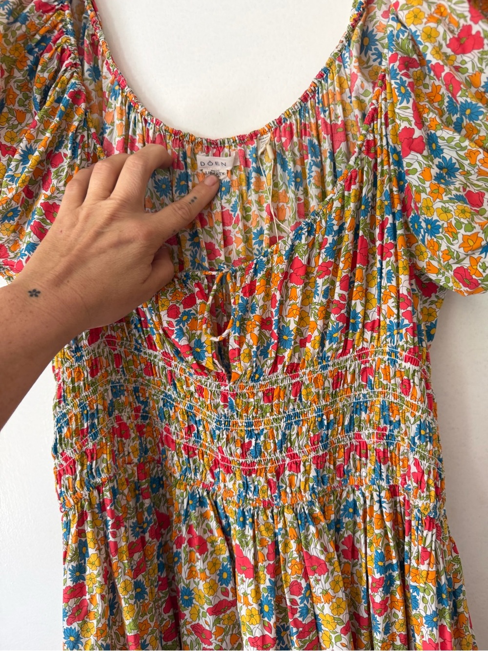 Doen Quinn Dress XL in Poppy & Daisy Floral Smocked Midi